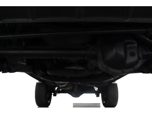 ジープ・チェロキー リミテッド　４ＷＤ　リフトアップ　社外１８インチアルミホイール　社外ワイドオーバーフェンダー　メッキグリル　クリスタルヘッドライト　クリアコーナー　クリアウィンカー　クリアサイドマーカー　本革電動シート　ＥＴＣ（20枚目）