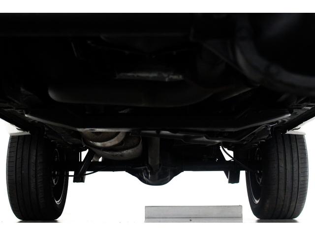 ジープ・チェロキー リミテッド　４ＷＤ　リフトアップ　社外１８インチアルミホイール　社外ワイドオーバーフェンダー　メッキグリル　クリスタルヘッドライト　クリアコーナー　クリアウィンカー　クリアサイドマーカー　本革電動シート　ＥＴＣ（21枚目）
