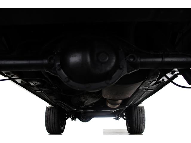 ジープ・チェロキー リミテッド　４ＷＤ　リフトアップ　社外１８インチアルミホイール　社外ワイドオーバーフェンダー　メッキグリル　クリスタルヘッドライト　クリアコーナー　クリアウィンカー　クリアサイドマーカー　本革電動シート　ＥＴＣ（22枚目）