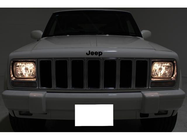 ジープ・チェロキー リミテッド　４ＷＤ　リフトアップ　社外１８インチアルミホイール　社外ワイドオーバーフェンダー　メッキグリル　クリスタルヘッドライト　クリアコーナー　クリアウィンカー　クリアサイドマーカー　本革電動シート　ＥＴＣ（34枚目）