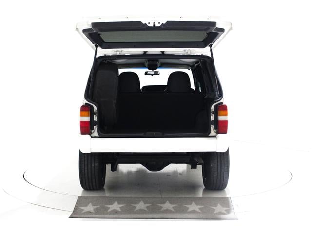 ジープ・チェロキー リミテッド　４ＷＤ　リフトアップ　社外１８インチアルミホイール　社外ワイドオーバーフェンダー　メッキグリル　クリスタルヘッドライト　クリアコーナー　クリアウィンカー　クリアサイドマーカー　本革電動シート　ＥＴＣ（45枚目）