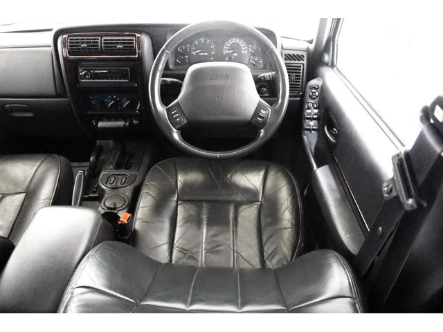 ジープ・チェロキー リミテッド　４ＷＤ　リフトアップ　社外１８インチアルミホイール　社外ワイドオーバーフェンダー　メッキグリル　クリスタルヘッドライト　クリアコーナー　クリアウィンカー　クリアサイドマーカー　本革電動シート　ＥＴＣ（51枚目）
