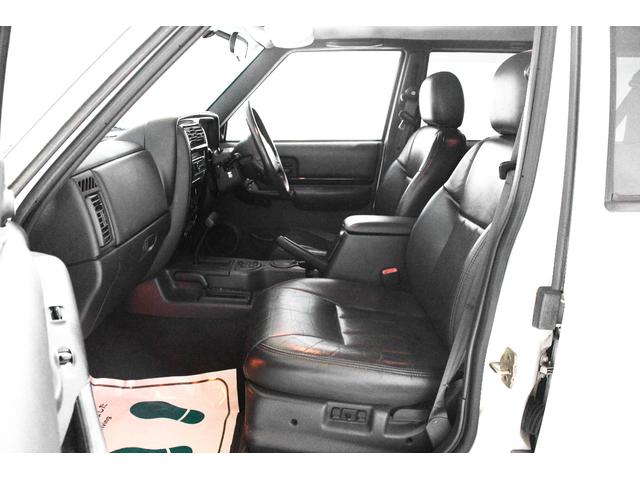ジープ・チェロキー リミテッド　４ＷＤ　リフトアップ　社外１８インチアルミホイール　社外ワイドオーバーフェンダー　メッキグリル　クリスタルヘッドライト　クリアコーナー　クリアウィンカー　クリアサイドマーカー　本革電動シート　ＥＴＣ（53枚目）
