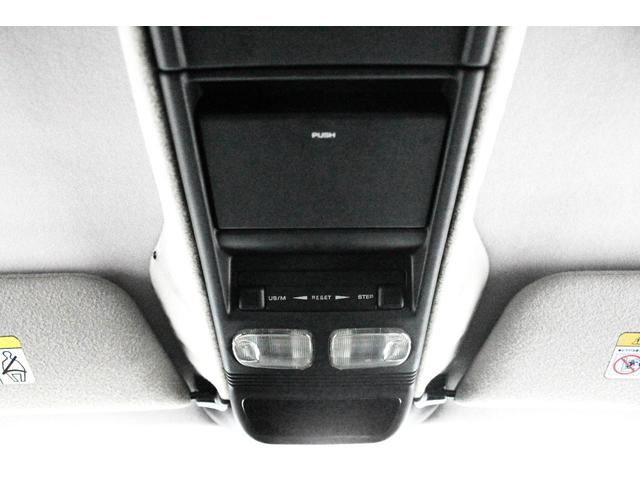 ジープ・チェロキー リミテッド　４ＷＤ　リフトアップ　社外１８インチアルミホイール　社外ワイドオーバーフェンダー　メッキグリル　クリスタルヘッドライト　クリアコーナー　クリアウィンカー　クリアサイドマーカー　本革電動シート　ＥＴＣ（60枚目）