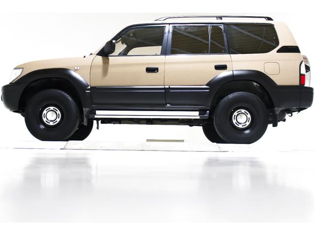ランドクルーザープラド TX リミテッド 4WD 丸目仕様 APJ製ヴィンテージグリル APJ製レザー調シートカバー APJ製ヴィンテージ16インチアルミホイール LEDテールランプ LEDイカリングフォグランプ 8人乗3列シート(9枚目)