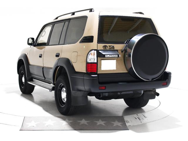 ランドクルーザープラド TX リミテッド 4WD 丸目仕様 APJ製ヴィンテージグリル APJ製レザー調シートカバー APJ製ヴィンテージ16インチアルミホイール LEDテールランプ LEDイカリングフォグランプ 8人乗3列シート(10枚目)