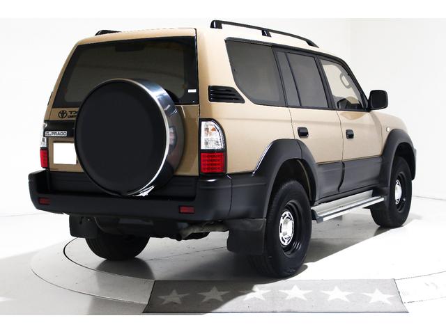 ランドクルーザープラド TX リミテッド 4WD 丸目仕様 APJ製ヴィンテージグリル APJ製レザー調シートカバー APJ製ヴィンテージ16インチアルミホイール LEDテールランプ LEDイカリングフォグランプ 8人乗3列シート(14枚目)