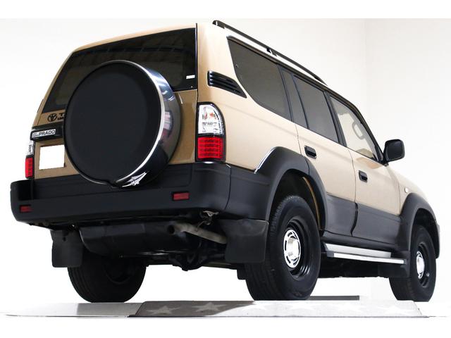 ランドクルーザープラド TX リミテッド 4WD 丸目仕様 APJ製ヴィンテージグリル APJ製レザー調シートカバー APJ製ヴィンテージ16インチアルミホイール LEDテールランプ LEDイカリングフォグランプ 8人乗3列シート(15枚目)