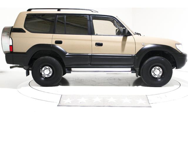 ランドクルーザープラド TX リミテッド 4WD 丸目仕様 APJ製ヴィンテージグリル APJ製レザー調シートカバー APJ製ヴィンテージ16インチアルミホイール LEDテールランプ LEDイカリングフォグランプ 8人乗3列シート(16枚目)