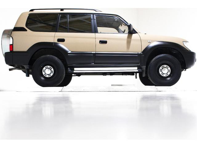 ランドクルーザープラド TX リミテッド 4WD 丸目仕様 APJ製ヴィンテージグリル APJ製レザー調シートカバー APJ製ヴィンテージ16インチアルミホイール LEDテールランプ LEDイカリングフォグランプ 8人乗3列シート(17枚目)