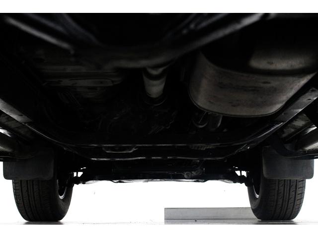 ランドクルーザープラド TX リミテッド 4WD 丸目仕様 APJ製ヴィンテージグリル APJ製レザー調シートカバー APJ製ヴィンテージ16インチアルミホイール LEDテールランプ LEDイカリングフォグランプ 8人乗3列シート(23枚目)