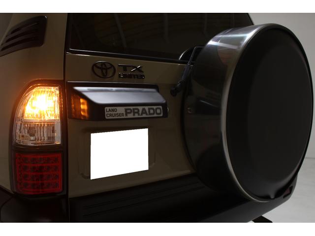 ランドクルーザープラド TX リミテッド 4WD 丸目仕様 APJ製ヴィンテージグリル APJ製レザー調シートカバー APJ製ヴィンテージ16インチアルミホイール LEDテールランプ LEDイカリングフォグランプ 8人乗3列シート(39枚目)