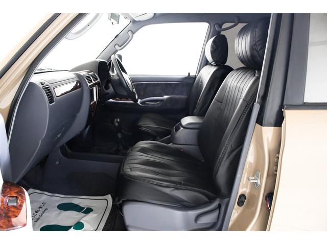 ランドクルーザープラド TX リミテッド 4WD 丸目仕様 APJ製ヴィンテージグリル APJ製レザー調シートカバー APJ製ヴィンテージ16インチアルミホイール LEDテールランプ LEDイカリングフォグランプ 8人乗3列シート(51枚目)