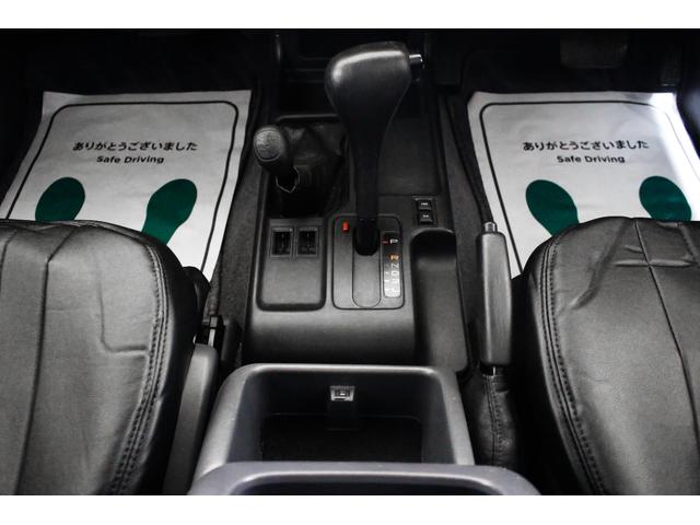 ランドクルーザープラド TX リミテッド 4WD 丸目仕様 APJ製ヴィンテージグリル APJ製レザー調シートカバー APJ製ヴィンテージ16インチアルミホイール LEDテールランプ LEDイカリングフォグランプ 8人乗3列シート(62枚目)