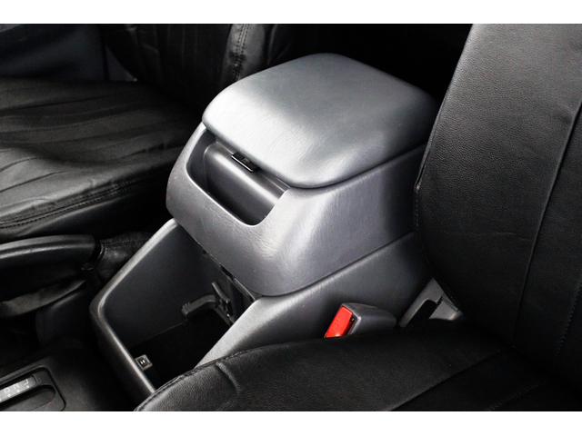 ランドクルーザープラド TX リミテッド 4WD 丸目仕様 APJ製ヴィンテージグリル APJ製レザー調シートカバー APJ製ヴィンテージ16インチアルミホイール LEDテールランプ LEDイカリングフォグランプ 8人乗3列シート(65枚目)