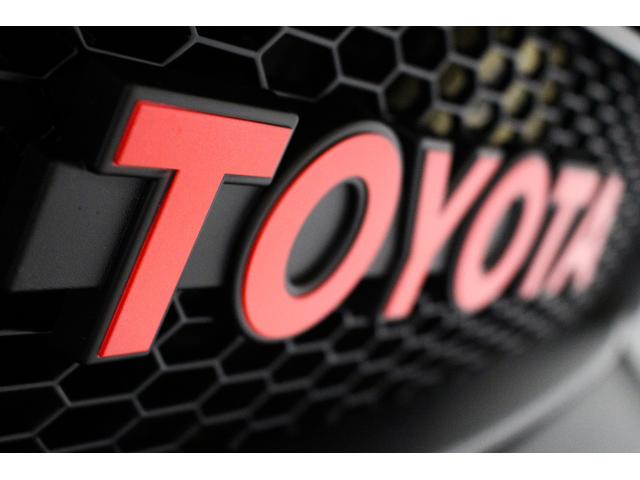 ランドクルーザープラド TX リミテッド 4WD 丸目仕様 APJ製ヴィンテージグリル APJ製レザー調シートカバー APJ製ヴィンテージ16インチアルミホイール LEDテールランプ LEDイカリングフォグランプ 8人乗3列シート(69枚目)
