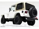 サハラ　ハードトップ　４ＷＤ　リフトアップ　社外ワイドオーバーフェンダー　ＬＥＤイカリングヘッドライト　社外１６インチアルミホイール　ＢＦグッドリッチ　オールテレーン　バイパーセキュリティー　ＥＴＣ（11枚目）