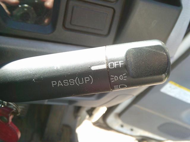 キャンターガッツ  950Lタンクローリー タンク検査付き デジタルメーター プリセット機能付き エアコン・パワステ 運転席側エアバッグ付き Rダブルタイヤ(7枚目)