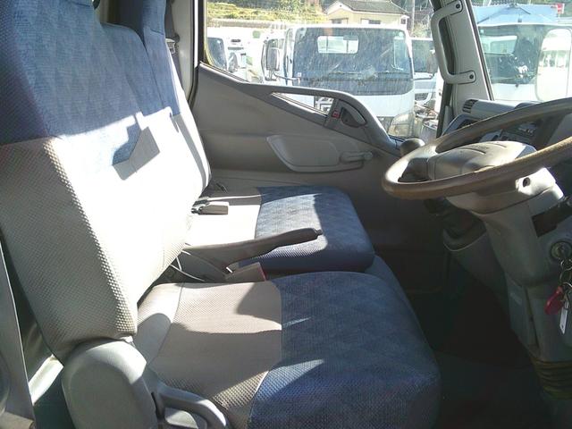 キャンターガッツ  950Lタンクローリー タンク検査付き デジタルメーター プリセット機能付き エアコン・パワステ 運転席側エアバッグ付き Rダブルタイヤ(10枚目)