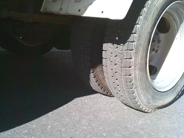 キャンターガッツ  950Lタンクローリー タンク検査付き デジタルメーター プリセット機能付き エアコン・パワステ 運転席側エアバッグ付き Rダブルタイヤ(20枚目)