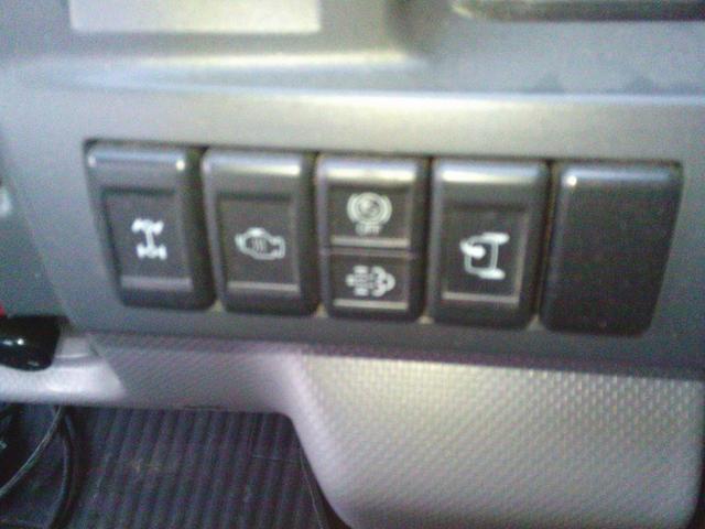 エルフトラック  4WD MT 後輪ダブル ナビ TV バックカメラ 電動格納ミラー エアコン パワーウィンドウ 運転席エアバッグ CD DVD再生 USB Bluetooth(9枚目)