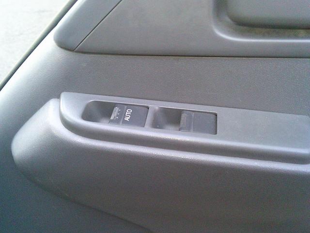 エルフトラック  4WD MT 後輪ダブル ナビ TV バックカメラ 電動格納ミラー エアコン パワーウィンドウ 運転席エアバッグ CD DVD再生 USB Bluetooth(11枚目)