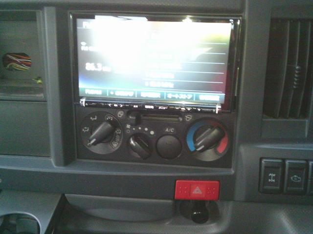 エルフトラック  4WD MT 後輪ダブル ナビ TV バックカメラ 電動格納ミラー エアコン パワーウィンドウ 運転席エアバッグ CD DVD再生 USB Bluetooth(25枚目)