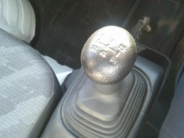 キャリイトラック 437.5Lタンクローリー タンク検査付き デジタルメーター 4WD 5速マニュアル エアコン・パワステ H/L切り替えレバー付き(5枚目)