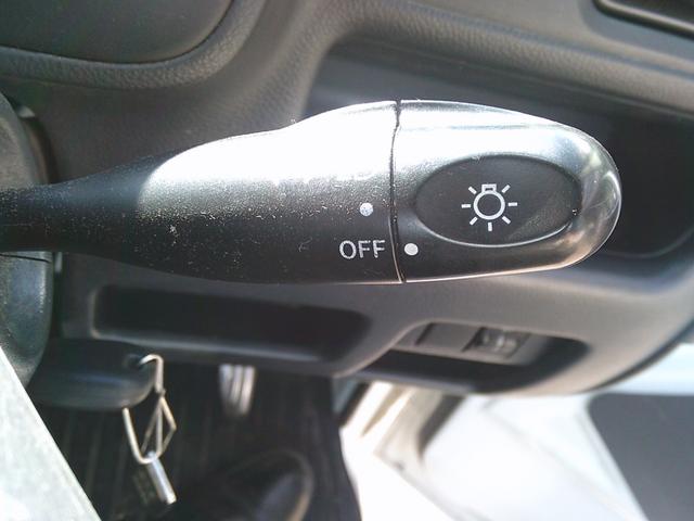 キャリイトラック 437.5Lタンクローリー タンク検査付き デジタルメーター 4WD 5速マニュアル エアコン・パワステ H/L切り替えレバー付き(7枚目)