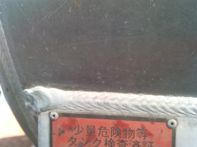 キャリイトラック 437.5Lタンクローリー タンク検査付き デジタルメーター 4WD 5速マニュアル エアコン・パワステ H/L切り替えレバー付き(24枚目)