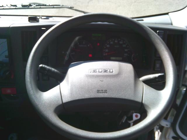 エルフトラック 4WD 2t 電動アルミウイング R観音扉 エアコン・パワステ・パワーウインドウ 運転席側エアバッグ付き 5速マニュアル(2枚目)