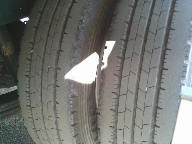 エルフトラック 4WD 2t 電動アルミウイング R観音扉 エアコン・パワステ・パワーウインドウ 運転席側エアバッグ付き 5速マニュアル(23枚目)