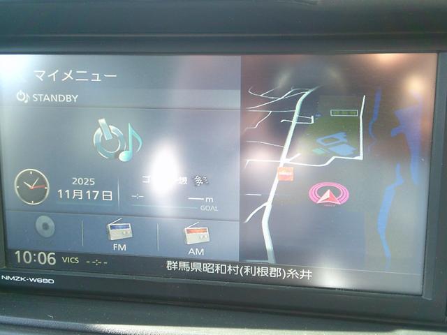 ハイゼットカーゴ クルーズターボＳＡＩＩＩ　４ＷＤ　ＭＴ　衝突被害軽減システム　クリアランスソナー　ナビ　ＴＶ　バックカメラ　両側スライドドア　アイドリングストップ　電動格納ミラー　オートマチックハイビーム　ＥＳＣ　エアコン（3枚目）