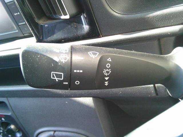 ハイゼットカーゴ クルーズターボＳＡＩＩＩ　４ＷＤ　ＭＴ　衝突被害軽減システム　クリアランスソナー　ナビ　ＴＶ　バックカメラ　両側スライドドア　アイドリングストップ　電動格納ミラー　オートマチックハイビーム　ＥＳＣ　エアコン（7枚目）