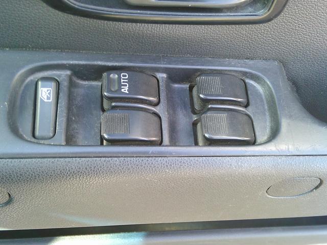 ハイゼットカーゴ クルーズターボＳＡＩＩＩ　４ＷＤ　ＭＴ　衝突被害軽減システム　クリアランスソナー　ナビ　ＴＶ　バックカメラ　両側スライドドア　アイドリングストップ　電動格納ミラー　オートマチックハイビーム　ＥＳＣ　エアコン（10枚目）