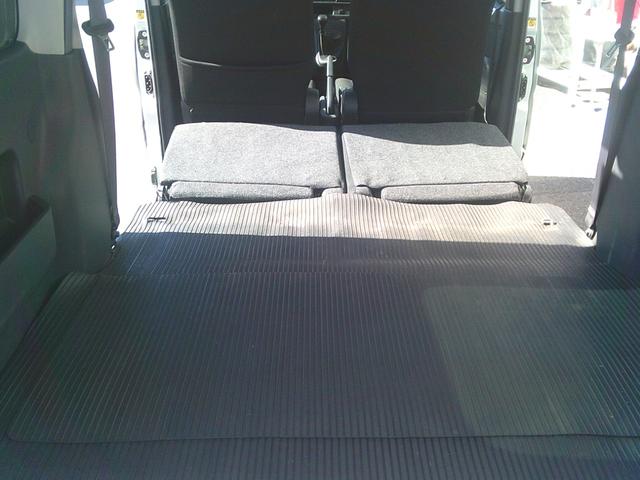 ハイゼットカーゴ クルーズターボＳＡＩＩＩ　４ＷＤ　ＭＴ　衝突被害軽減システム　クリアランスソナー　ナビ　ＴＶ　バックカメラ　両側スライドドア　アイドリングストップ　電動格納ミラー　オートマチックハイビーム　ＥＳＣ　エアコン（25枚目）