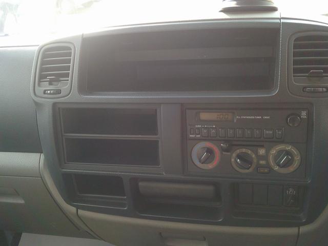 アトラストラック 　１３５０Ｌタンクローリー　デジタルメーター　プリセット機能付き　ダブルタイヤ　エアコン・パワステ・パワーウインドウ付き　５速マニュアル（3枚目）