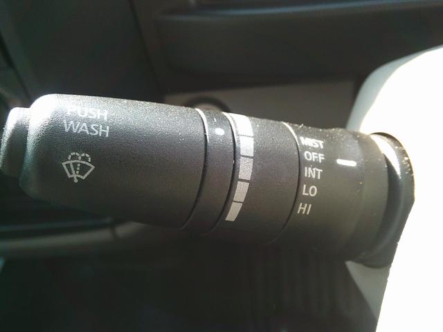 アトラストラック 　１３５０Ｌタンクローリー　デジタルメーター　プリセット機能付き　ダブルタイヤ　エアコン・パワステ・パワーウインドウ付き　５速マニュアル（9枚目）