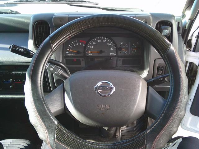 アトラストラック 　４ＷＤ　１．４５ｔ幌ウイング　ボディ内寸３０９０ｘ１５９０ｘ１８６０バックカメラ付き　エアコン・パワステ・パワーウインドウ　運転席側エアバッグ付き　５速マニュアル　切り替え４ＷＤＨ／Ｌ付（2枚目）