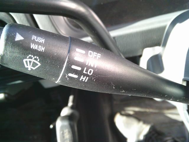 アトラストラック 　４ＷＤ　１．４５ｔ幌ウイング　ボディ内寸３０９０ｘ１５９０ｘ１８６０バックカメラ付き　エアコン・パワステ・パワーウインドウ　運転席側エアバッグ付き　５速マニュアル　切り替え４ＷＤＨ／Ｌ付（9枚目）