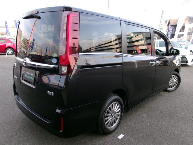 エスクァイア ハイブリッドＸｉ　純正ナビ　バックカメラ　ＥＴＣ　フリップダウンモニター　シートヒーター（5枚目）