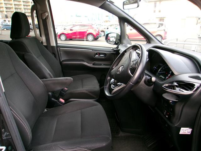 エスクァイア ハイブリッドＸｉ　純正ナビ　バックカメラ　ＥＴＣ　フリップダウンモニター　シートヒーター（17枚目）