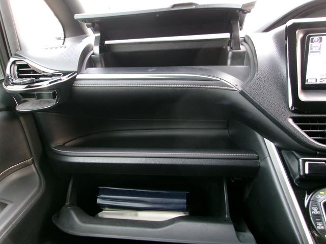 エスクァイア ハイブリッドＸｉ　純正ナビ　バックカメラ　ＥＴＣ　フリップダウンモニター　シートヒーター（29枚目）