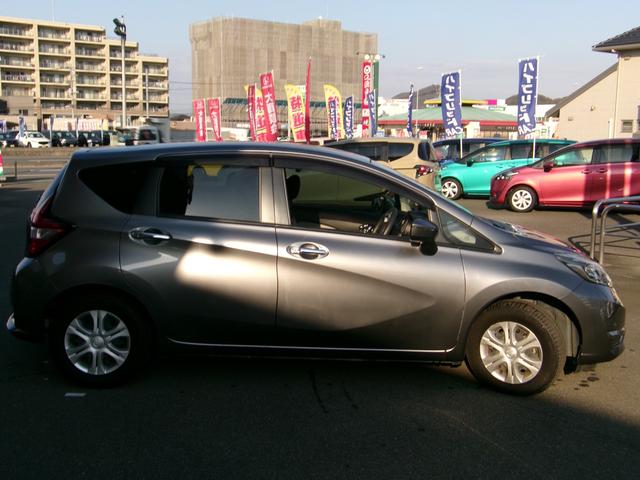 ノート Ｘ　エマージェンシーブレーキ　純正ナビ　ＥＴＣ（5枚目）