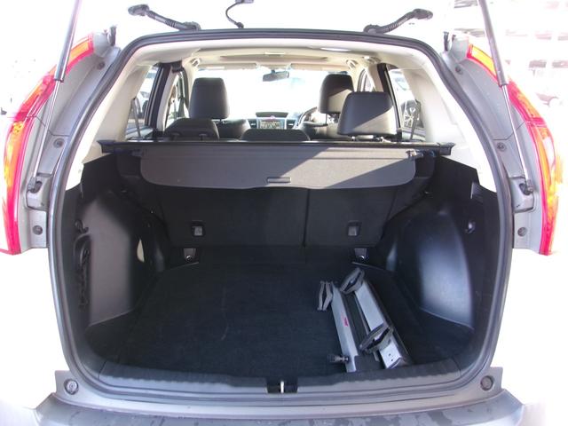 荷室は充分な広さです。