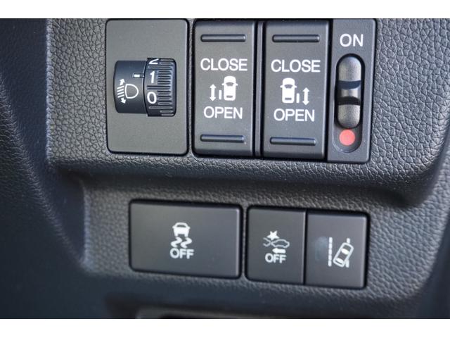 フリード クロスター・ホンダセンシング　前後ドラレコ／両側パワースライドドア／ホンダセンシング／衝突軽減ブレーキ／クルーズコントロール／ＬＥＤヘッドライト／アルミホイール／純正ナビ／ＥＴＣ／ＴＶ／バックカメラ／（4枚目）