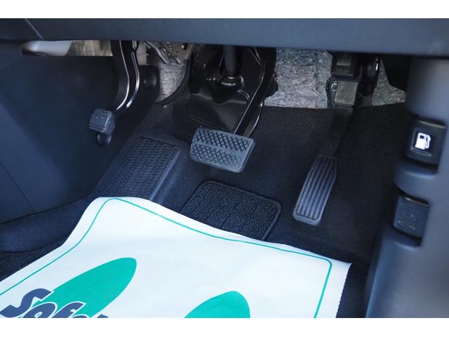 フリード クロスター・ホンダセンシング　前後ドラレコ／両側パワースライドドア／ホンダセンシング／衝突軽減ブレーキ／クルーズコントロール／ＬＥＤヘッドライト／アルミホイール／純正ナビ／ＥＴＣ／ＴＶ／バックカメラ／（42枚目）