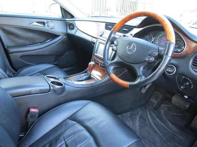 CLS500 正規ディーラー車 社外HDDナビ フルセグ バックカメラ サンルーフ 19インチアルミホイール ヒーター付き電動レザーシート ウッドコンビハンドル ETC 法人使用車 取説記録簿付(17枚目)