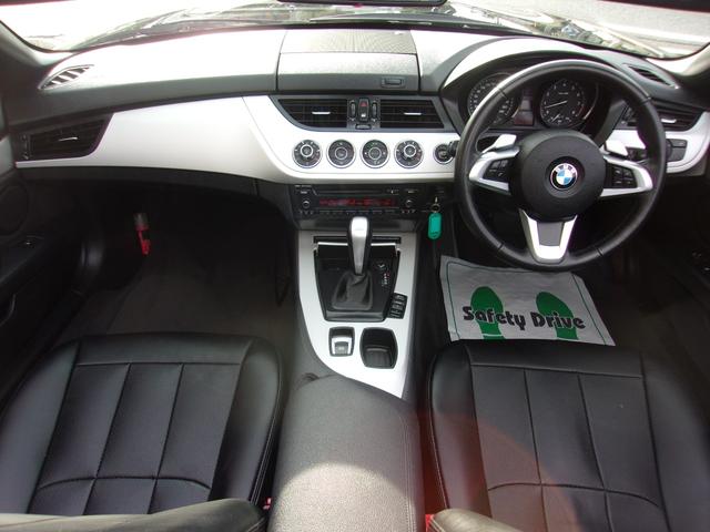 Ｚ４ ｓＤｒｉｖｅ２３ｉスタイルエッセンス　正規ディーラー車　ＭＡＶＩＮ製エアロパーツ　ローダウン　レザー調シートカバー　１７インチアルミホイール　ＨＩＤライト　ＥＴＣ　キーレス　新品エンブレム　純正オーディオ　パドルシフトマニュアルモード（2枚目）