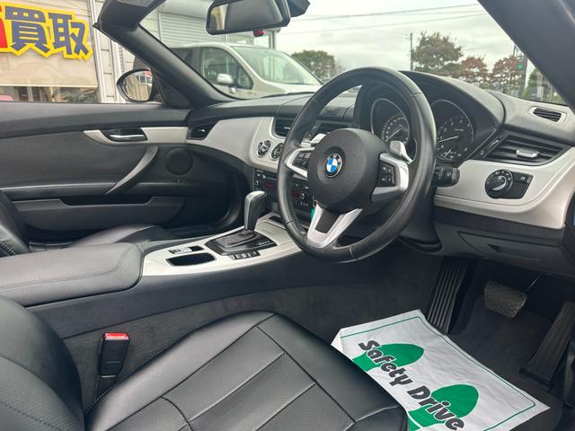 Ｚ４ ｓＤｒｉｖｅ２３ｉスタイルエッセンス　正規ディーラー車　ＭＡＶＩＮ製エアロパーツ　ローダウン　レザー調シートカバー　１７インチアルミホイール　ＨＩＤライト　ＥＴＣ　キーレス　新品エンブレム　純正オーディオ　パドルシフトマニュアルモード（17枚目）